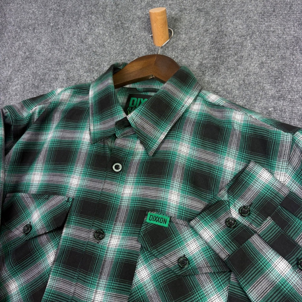 Dixxon Flannel Emerald Isle Mens Large Green Black Plaid D-Tech Button Up Shirt